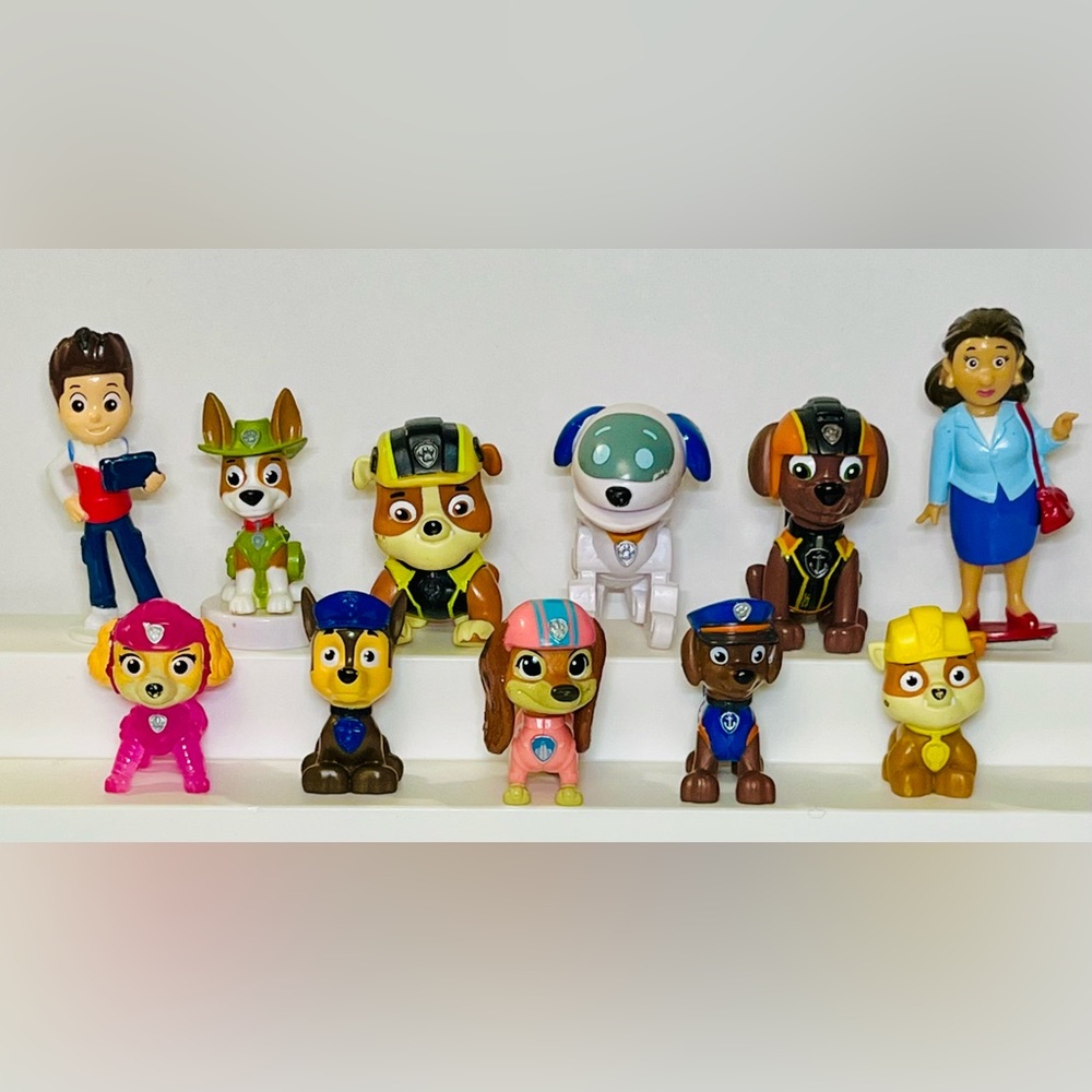 PAW Patrol True Metal Playsets, 13 Die-Cast Cars, 5 Racers, 11 Figures - Picture 11 of 13